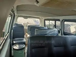 Toyota HiAce 2009 White