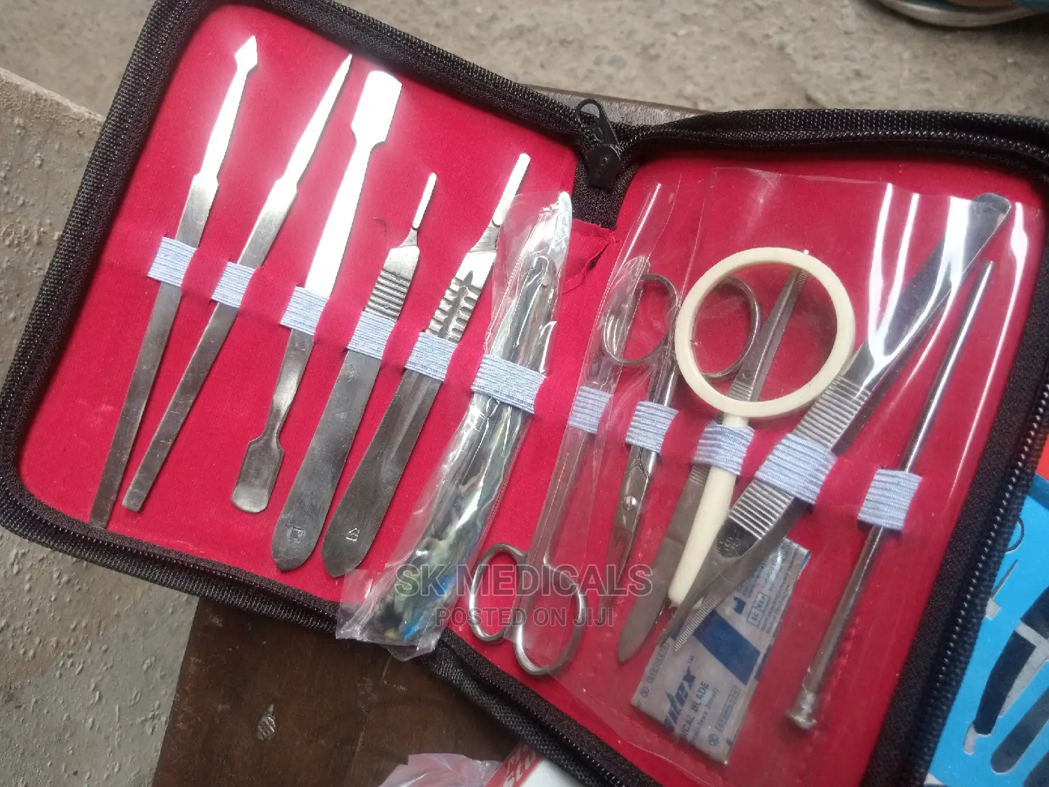 Dissecting Set