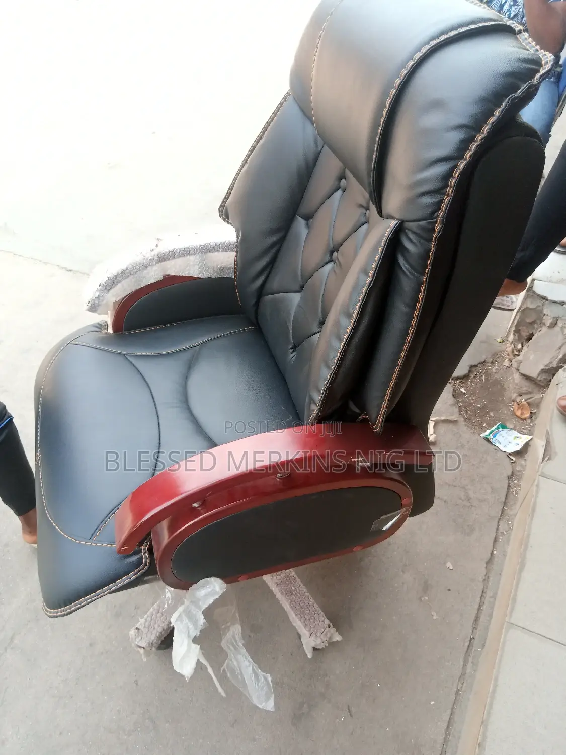 Executive Office Chair Declining