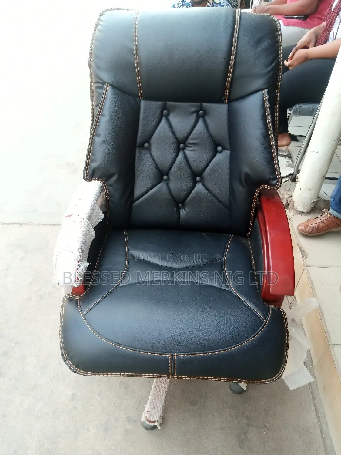Executive Office Chair Declining
