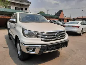 Toyota Hilux 2020 White