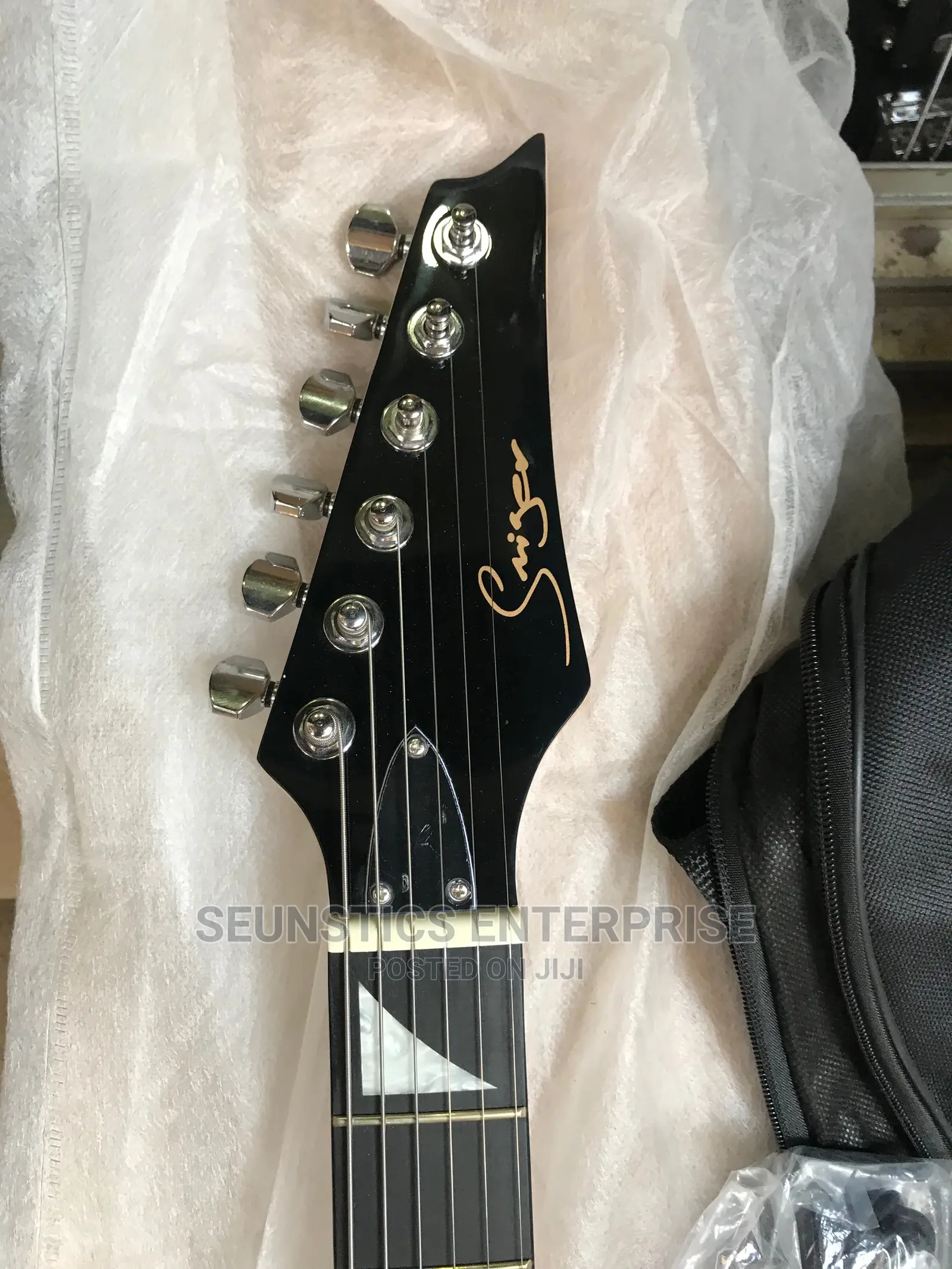 Smiger LG 4 Electric Lead Guitar in Ikeja Musical Instruments & Gear