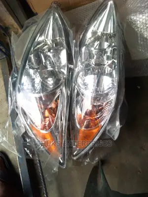 Toyota Camry 2005 Headlight