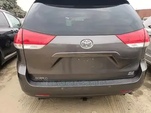 Toyota Sienna XLE 8 Passenger 2012 Gray