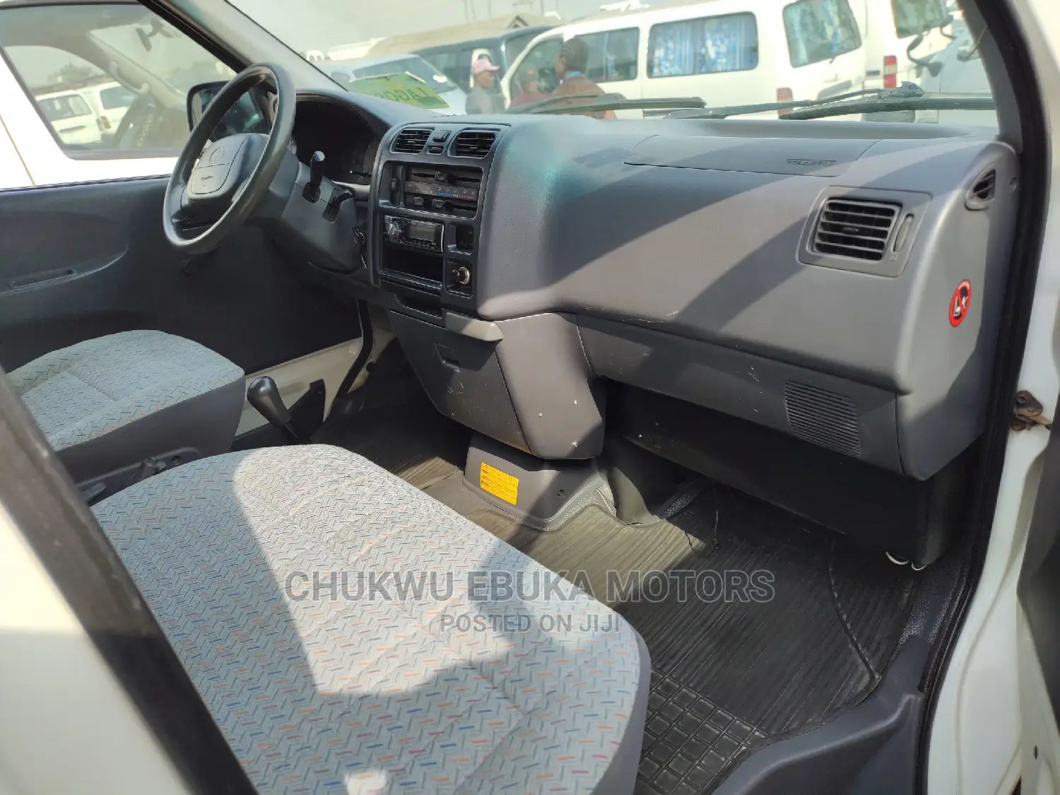 Toyota HiAce 2001 White