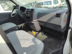 Toyota HiAce 2001 White