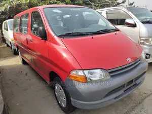 Toyota HiAce 2002 Red