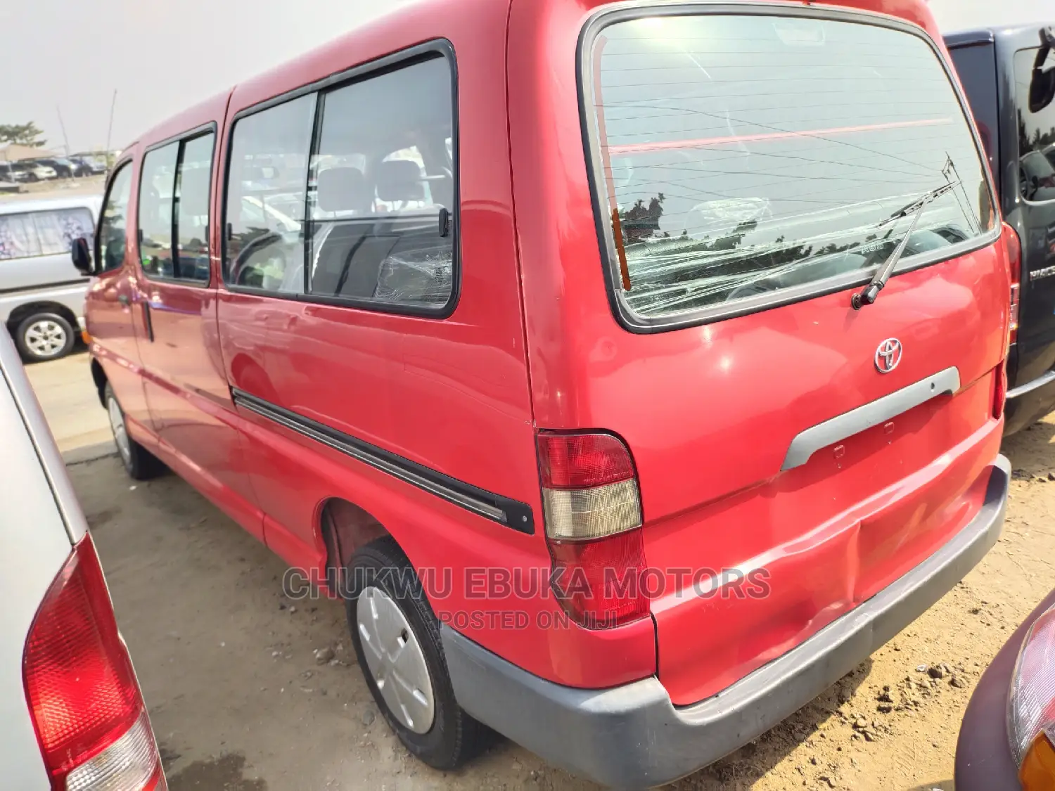 Toyota HiAce 2002 Red