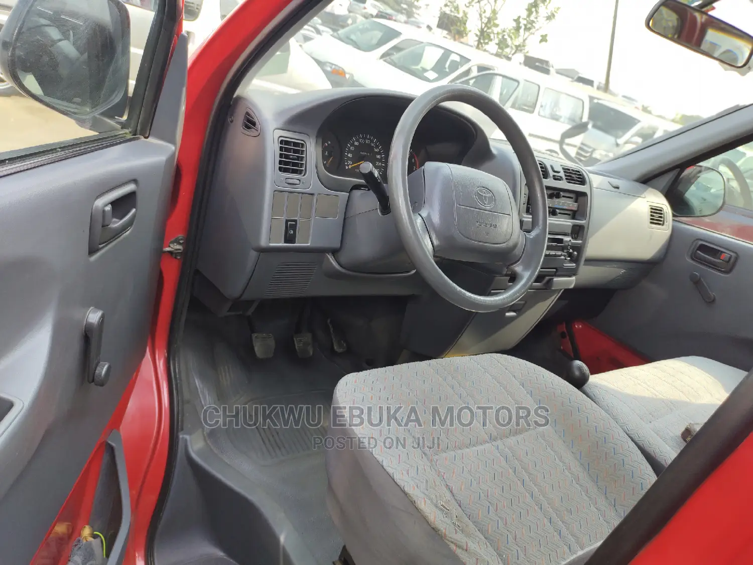 Toyota HiAce 2002 Red
