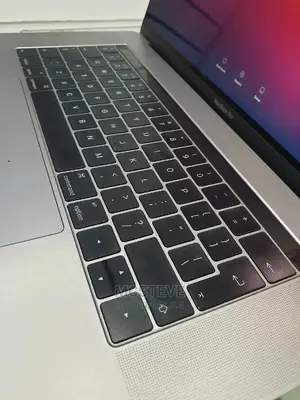 Laptop Apple MacBook Pro 2017 16GB Intel Core I7 SSD 500GB