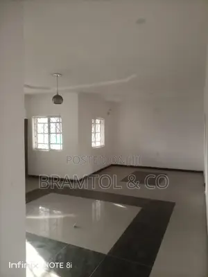 3bdrm Block of Flats in Lugbe District for rent