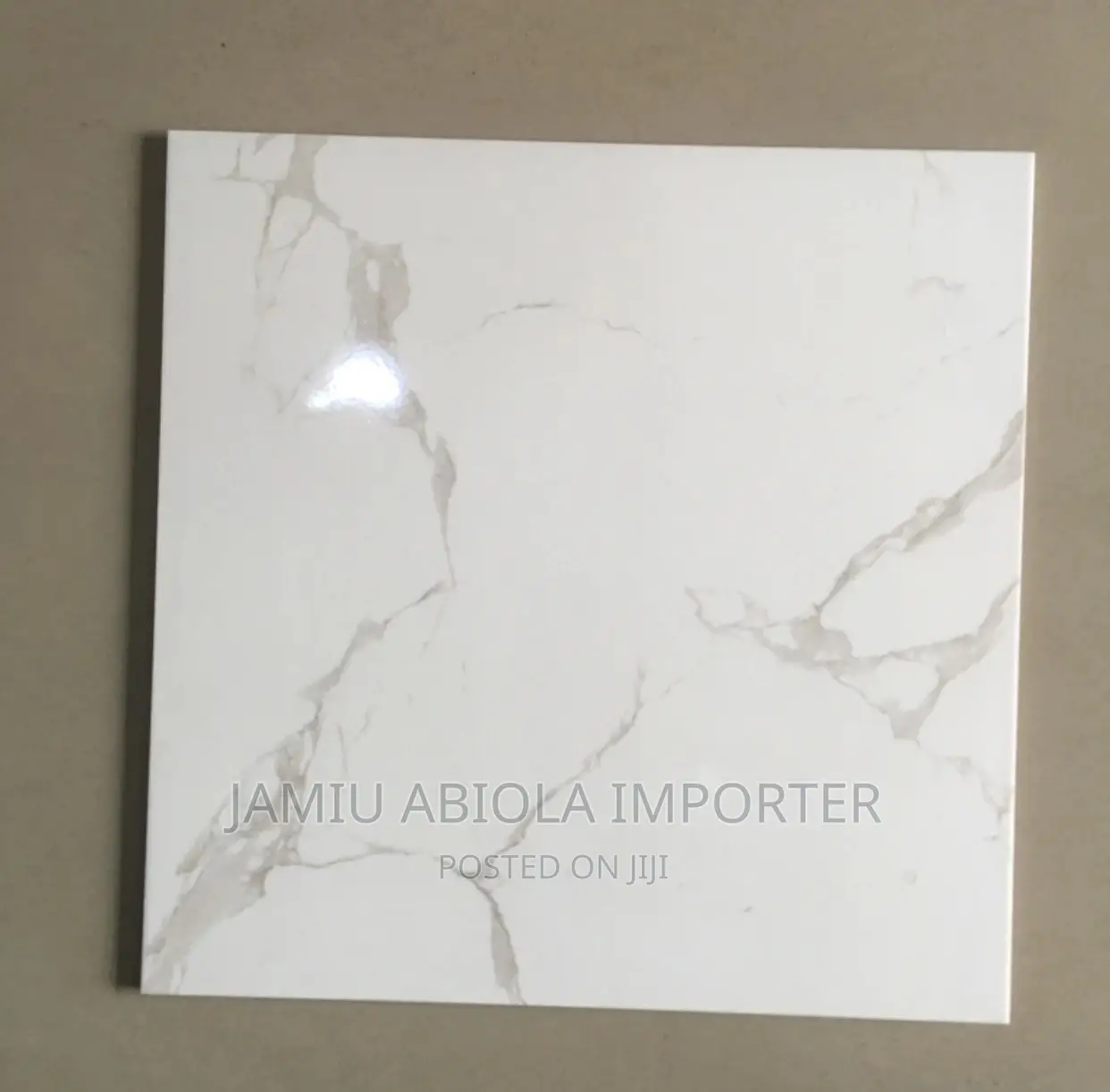 Virony Carara White M005
