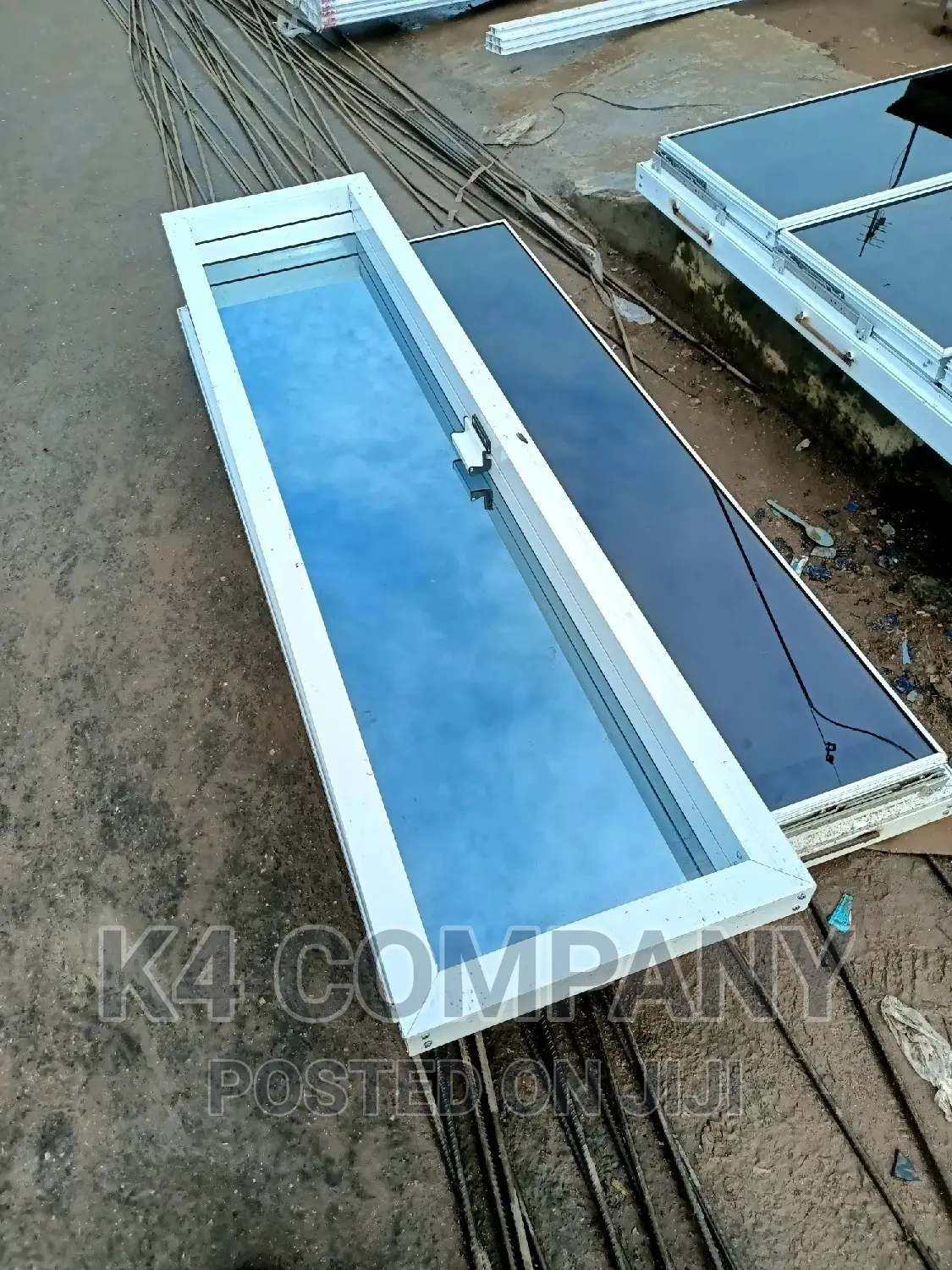Frameless Alluminium Window