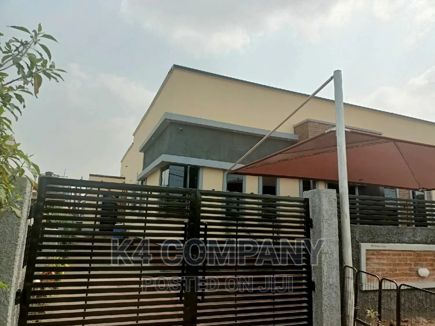 Frameless Window