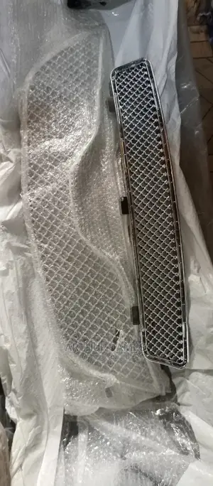 Up and Down Grill Toyota Camry 2010