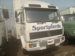 Mercedes 814 23feet