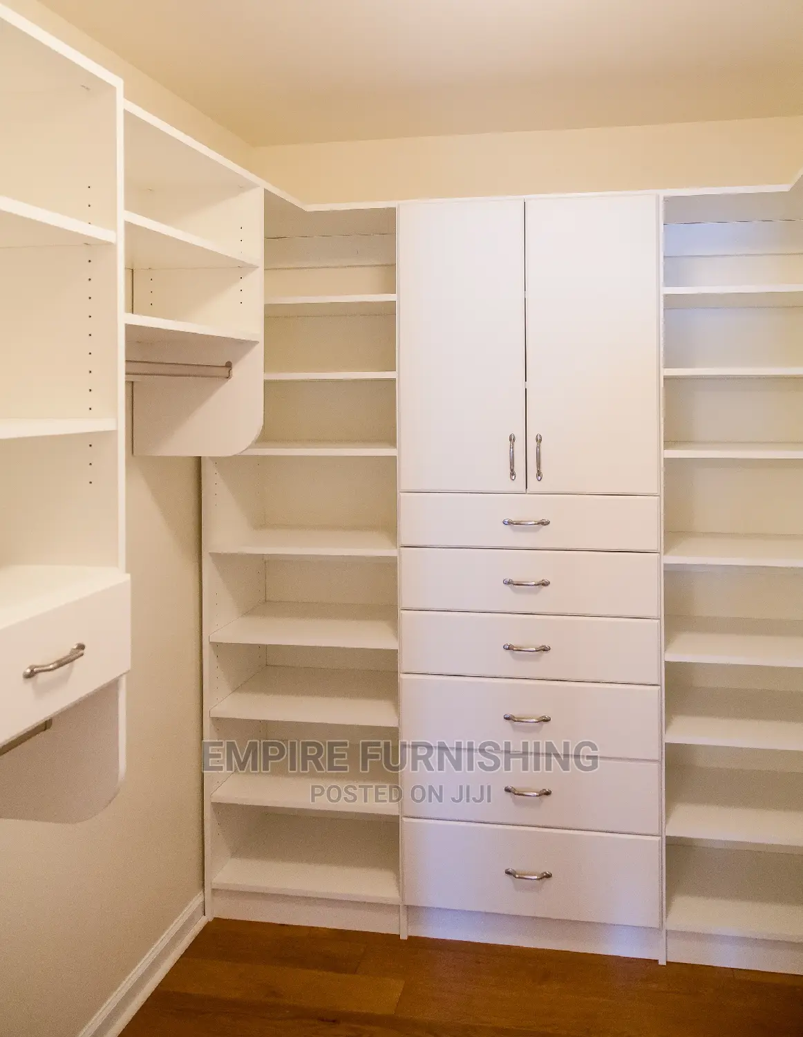 Standard Walking Closet Waldrop