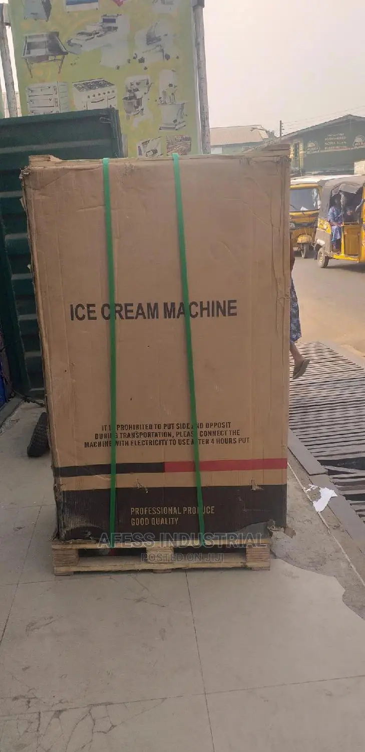 Ice Cream Machine Standing