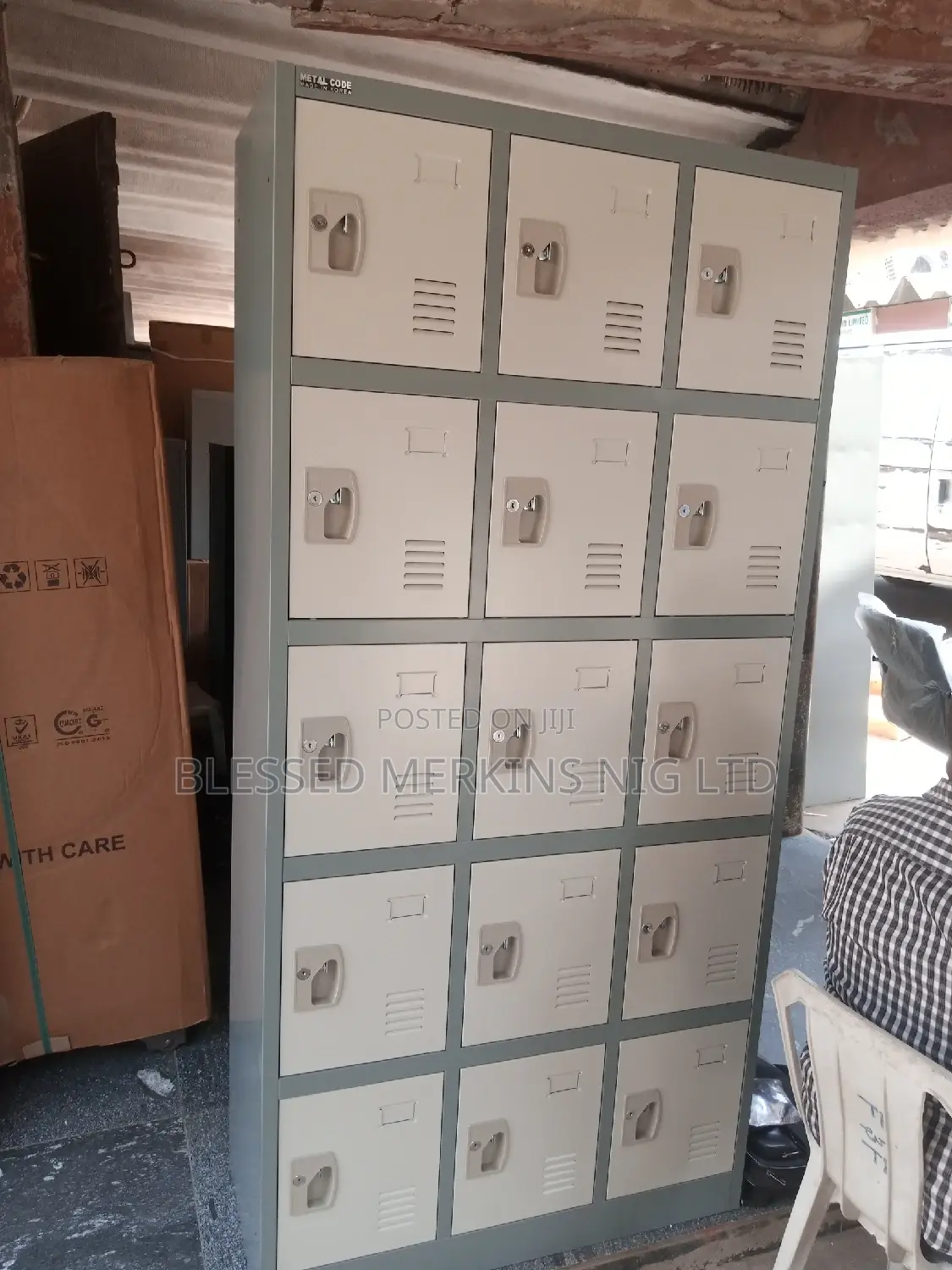 15 Door Locker