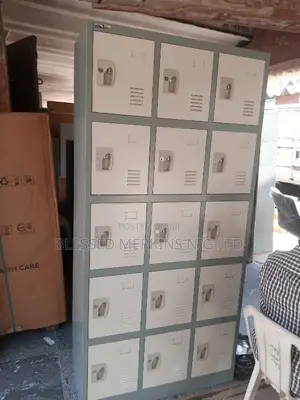 15 Door Locker