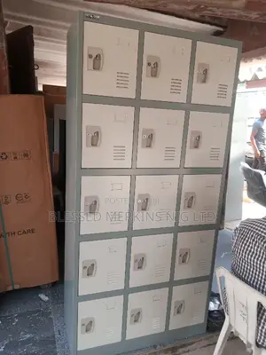 15 Door Locker