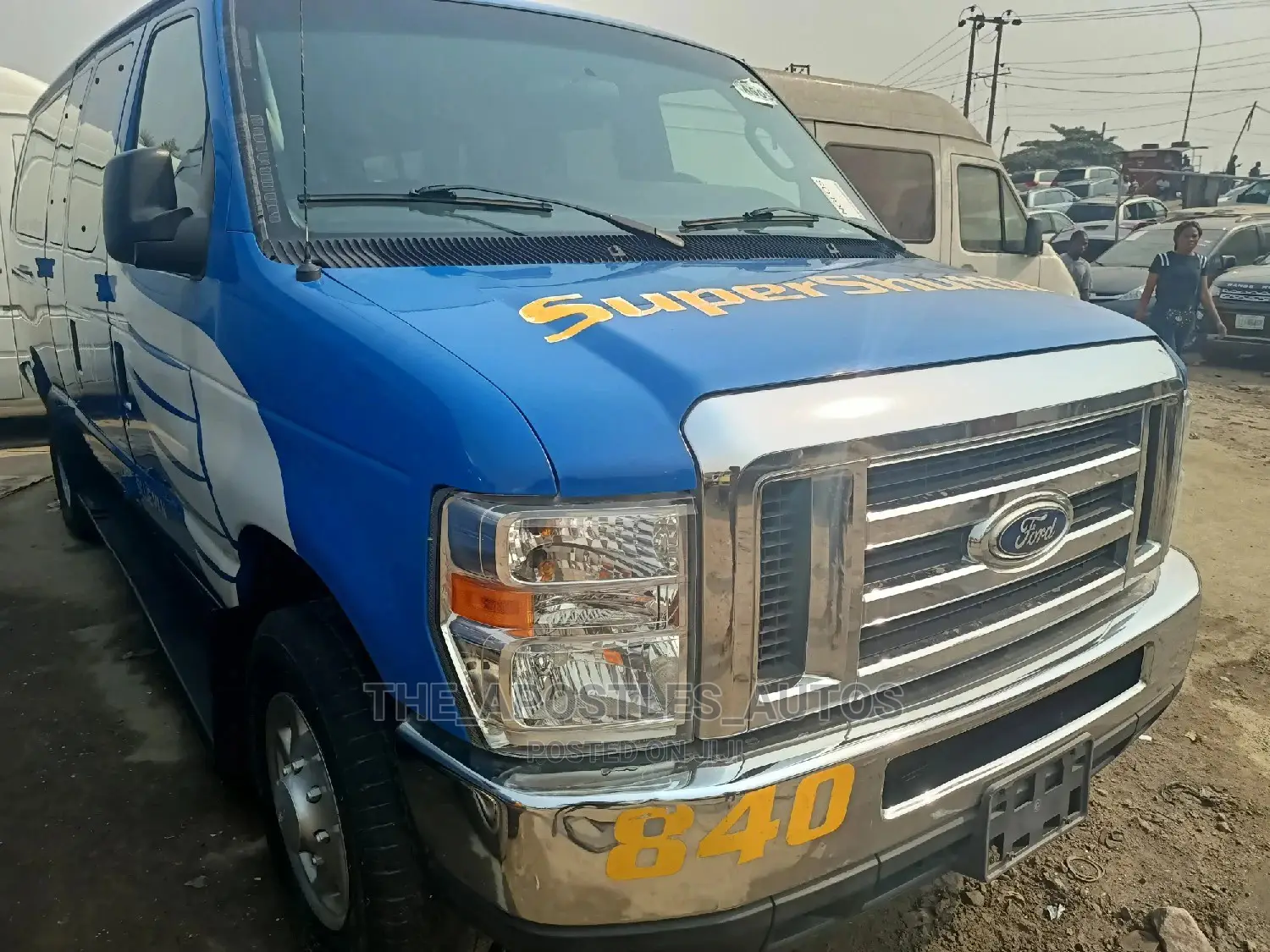 Ford E450 2015 Blue