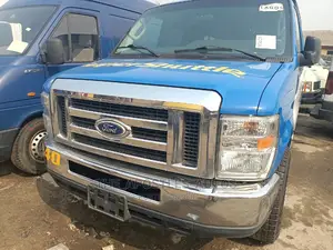 Ford E450 2015 Blue