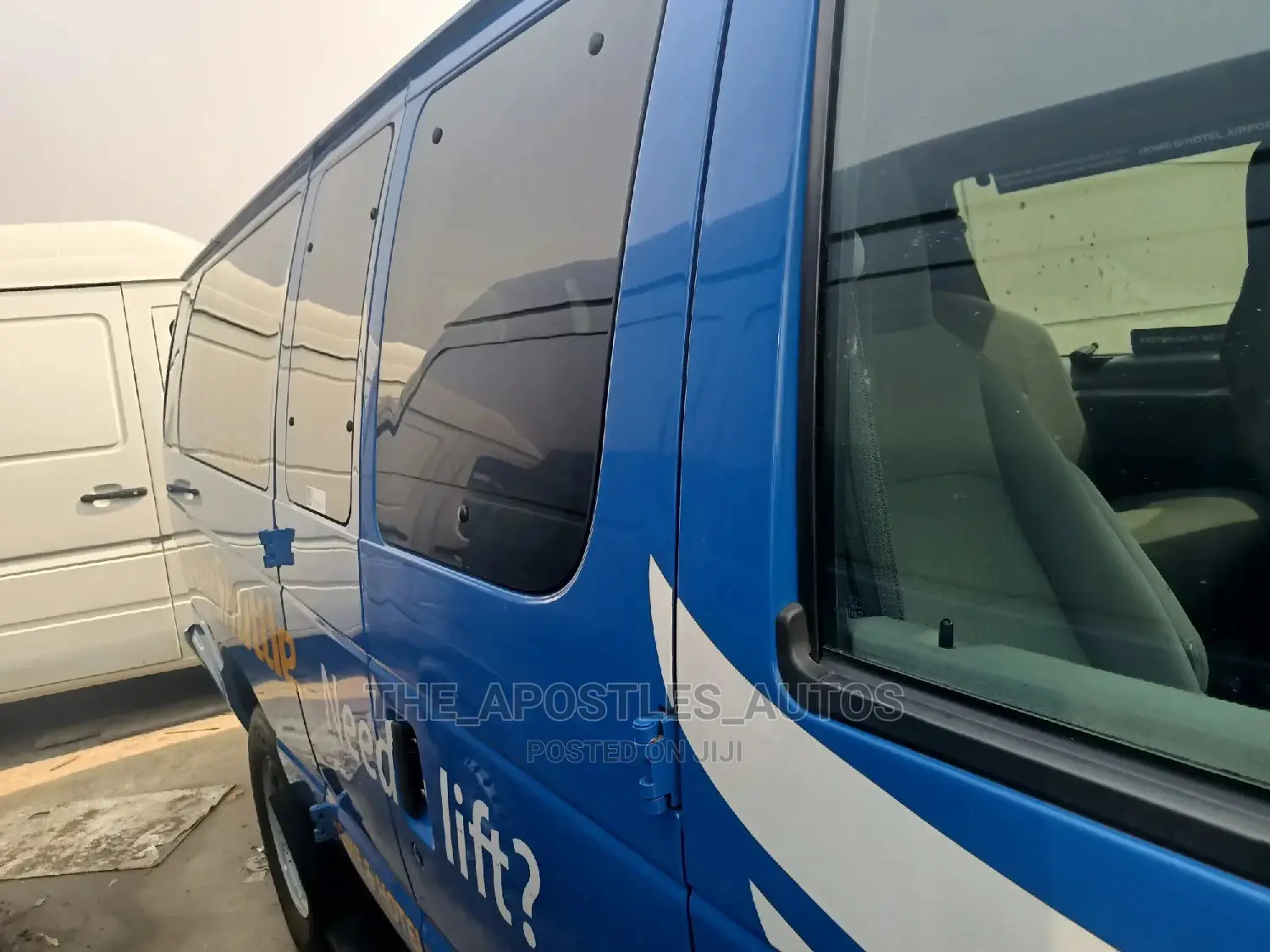 Ford E450 2015 Blue