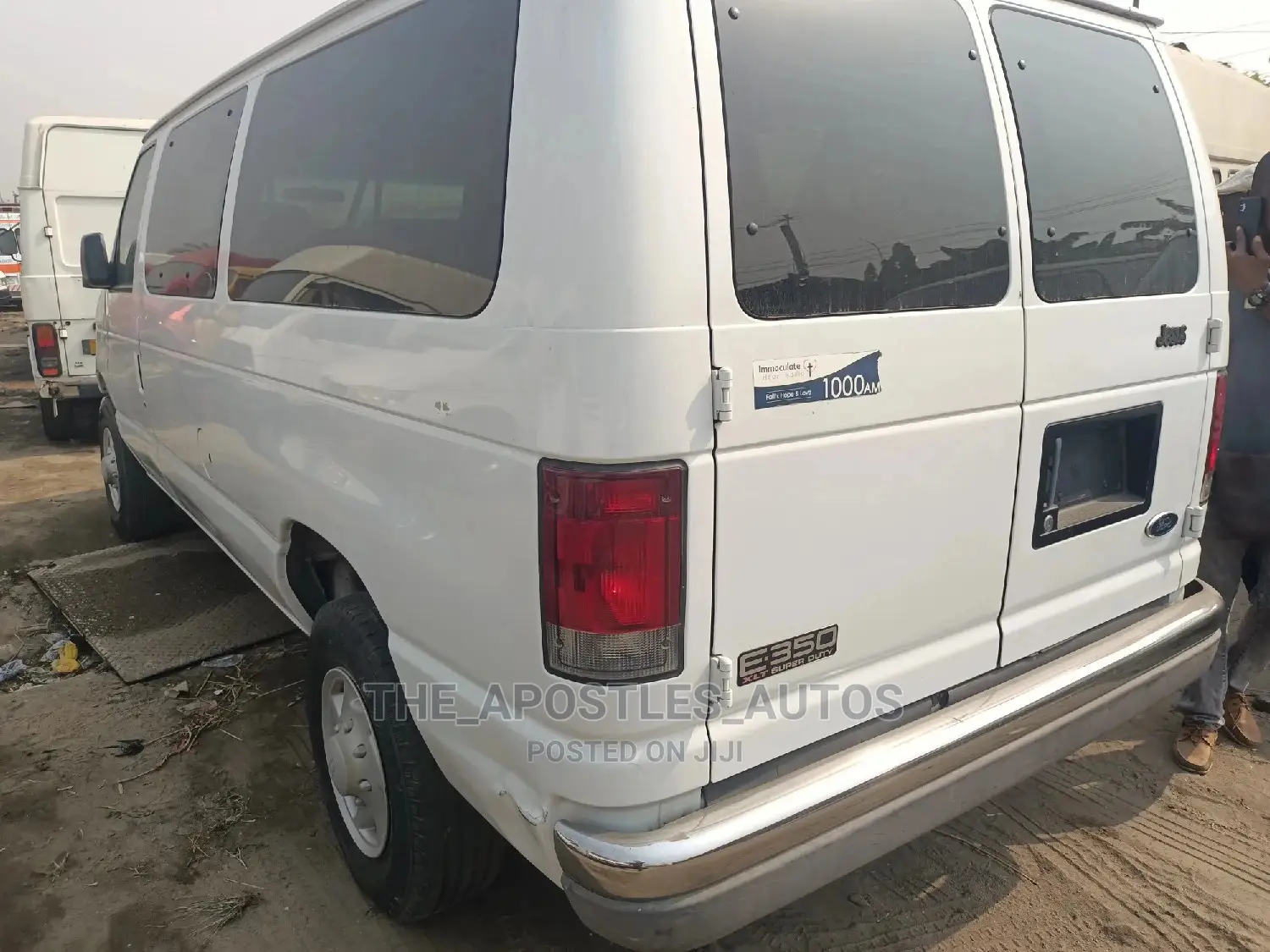 Ford E350 2002 White