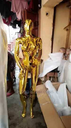 FE 23G Female Gold Chrome Size 12 Mannequin