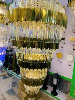 Modem Crystal Chandelier By1200 Quality Dubai