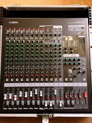 YAMAHA MGP16X 16-channels Mixer