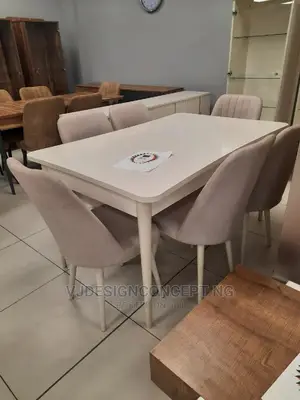 Dinning With 6 Tables