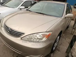 Toyota Camry 2002 Gold