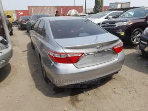Toyota Camry 2015 Silver