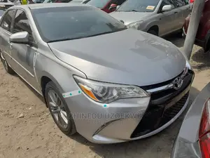 Toyota Camry 2015 Silver