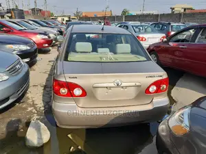 Toyota Corolla LE 2007 Gold