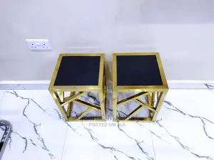 Center Table With 4 Side Stools