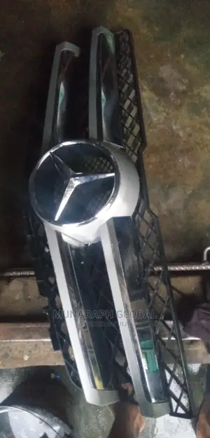 Mercedes Benz GLK 2010 Model Front Grille.