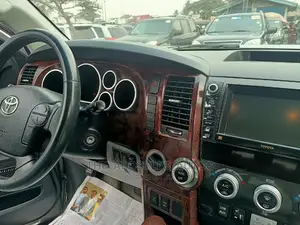 Toyota Sequoia 2013 Silver