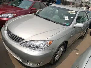 Toyota Camry 2005 Silver