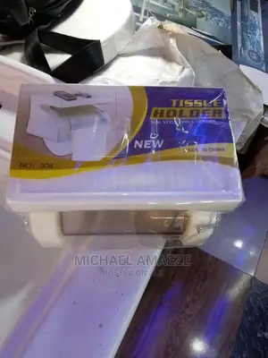 Plastic Tissue Holder
