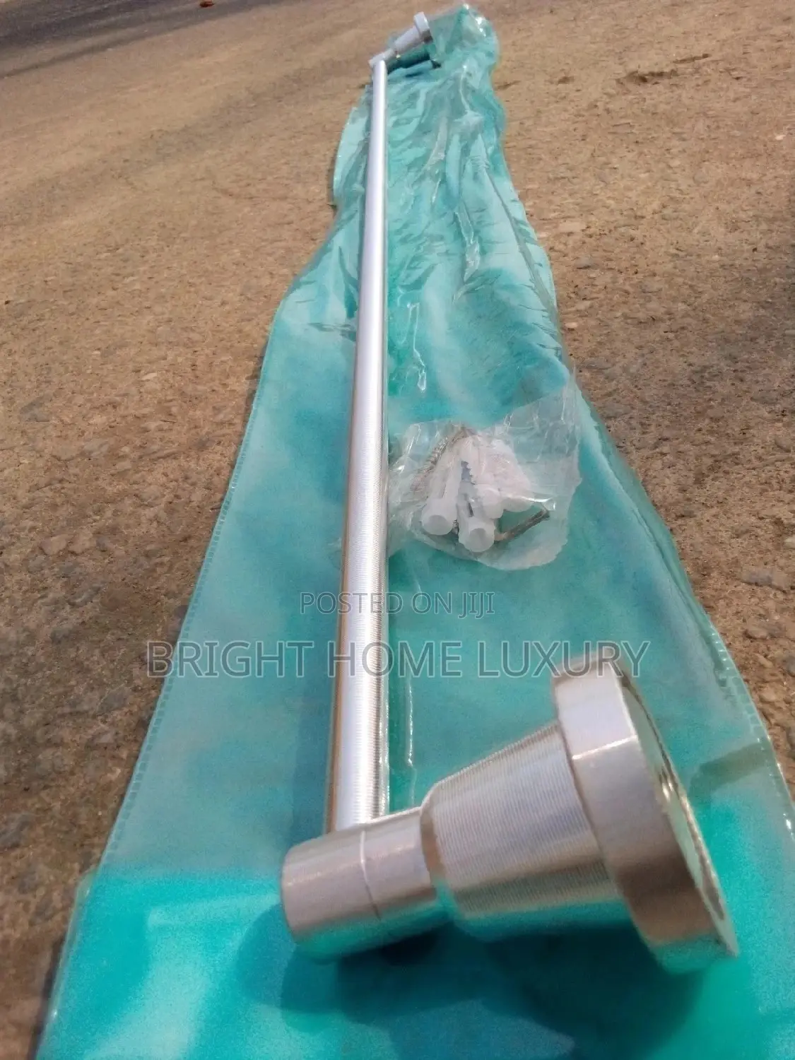 Single Rail Towel Hanger - 90cm