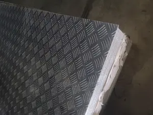 Photo - Aluminum Plain and Checker Plate
