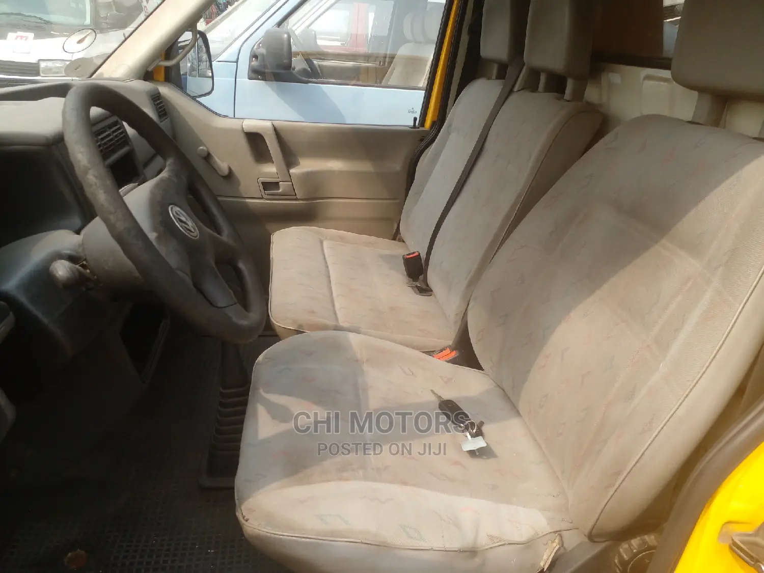 Volkswagen Transporter 2002 Yellow