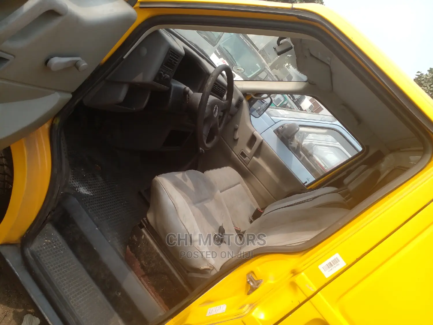 Volkswagen Transporter 2002 Yellow
