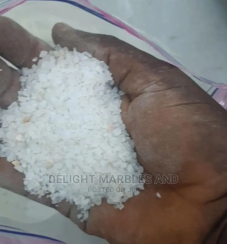 Decorative White Marble Stones Available.
