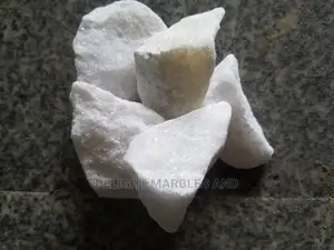 Decorative White Marble Stones Available.