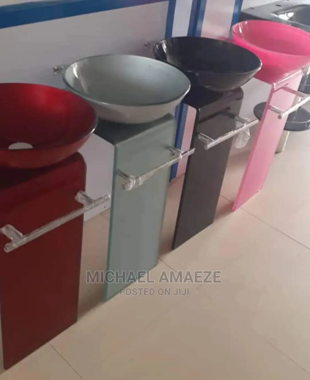 L Glass Basin