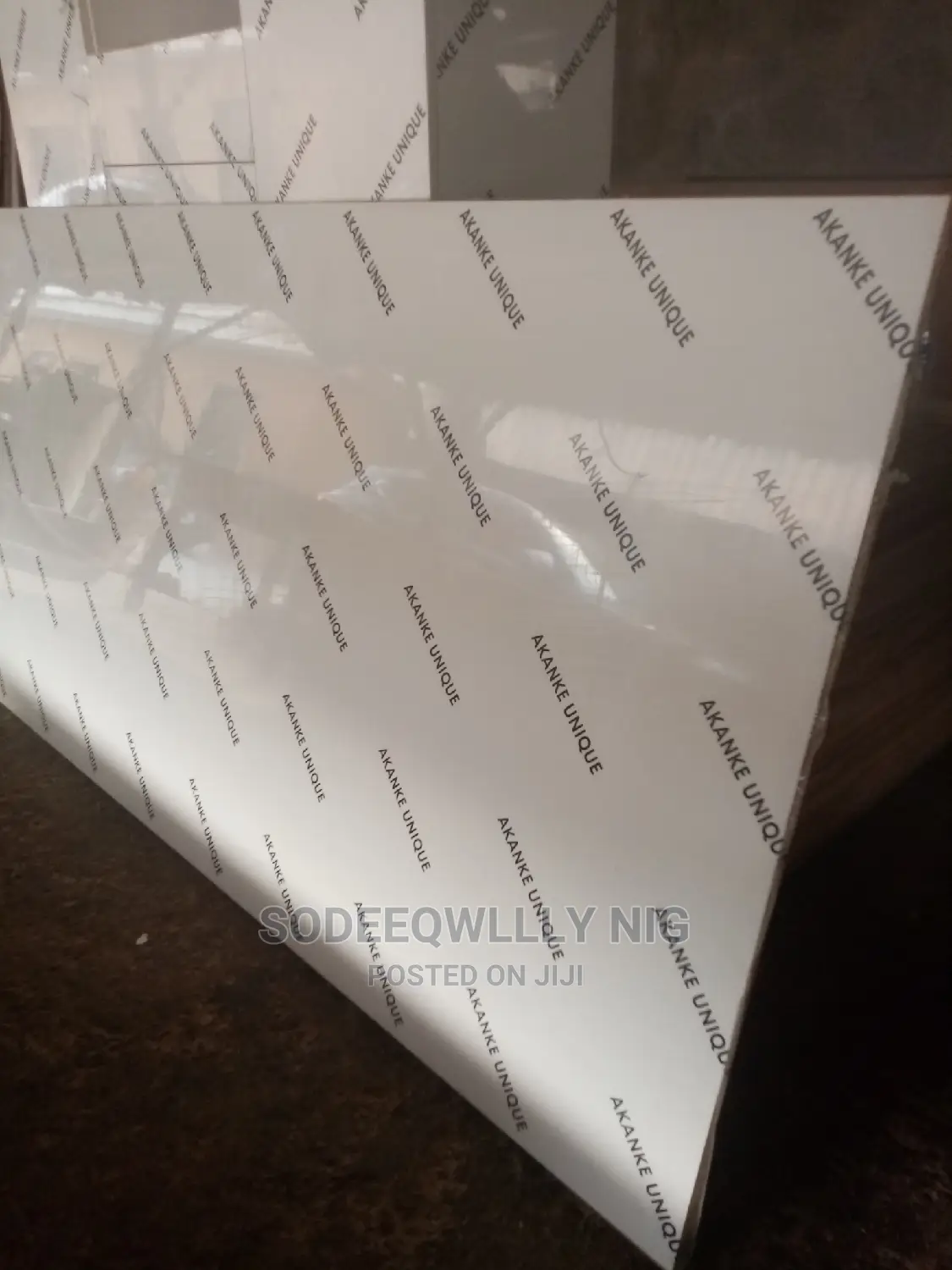 High Quality Glossy Pacfect White
